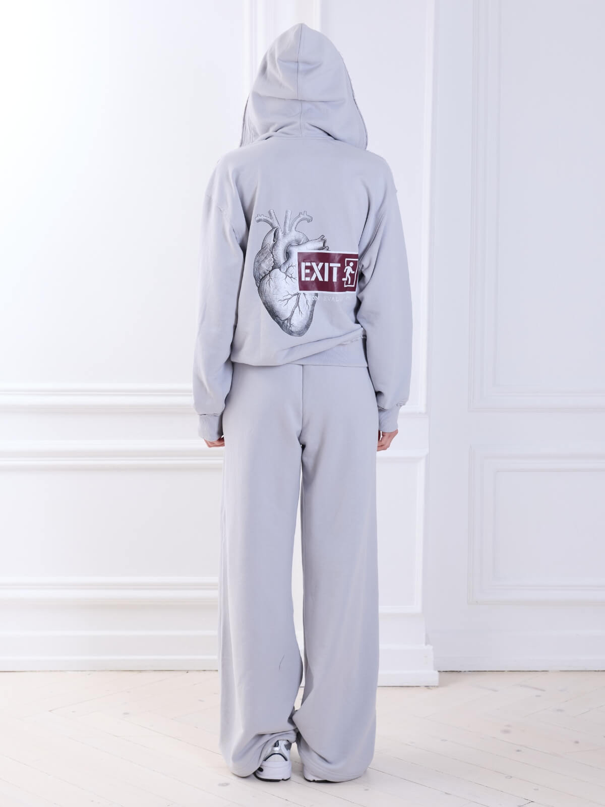 Suit Heartbeat Gray