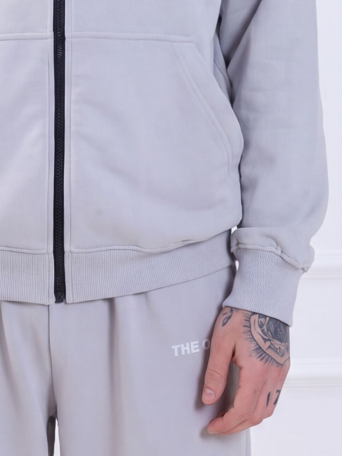 Suit Heartbeat Gray