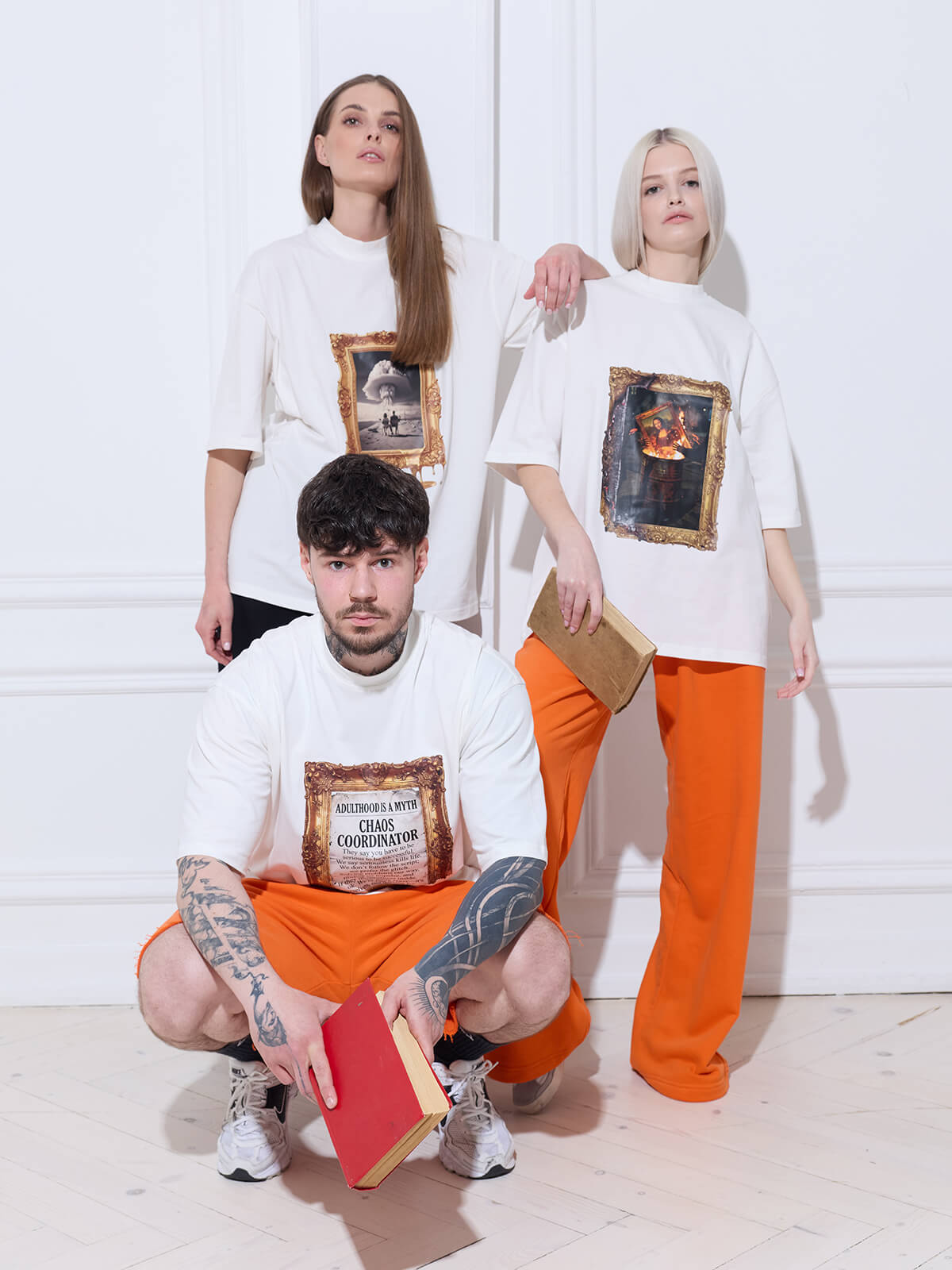 T-shirt Mona on Fire white