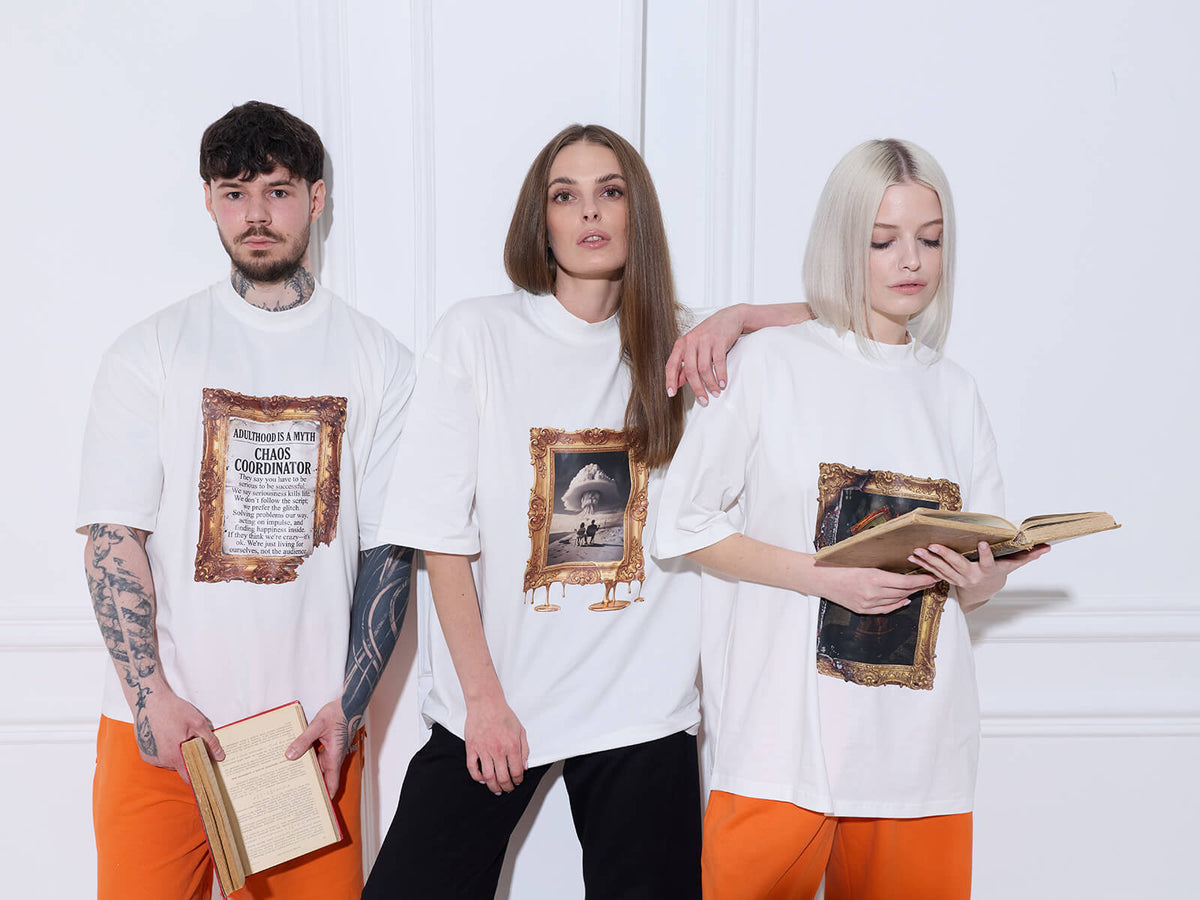 T-shirt Mona on Fire white