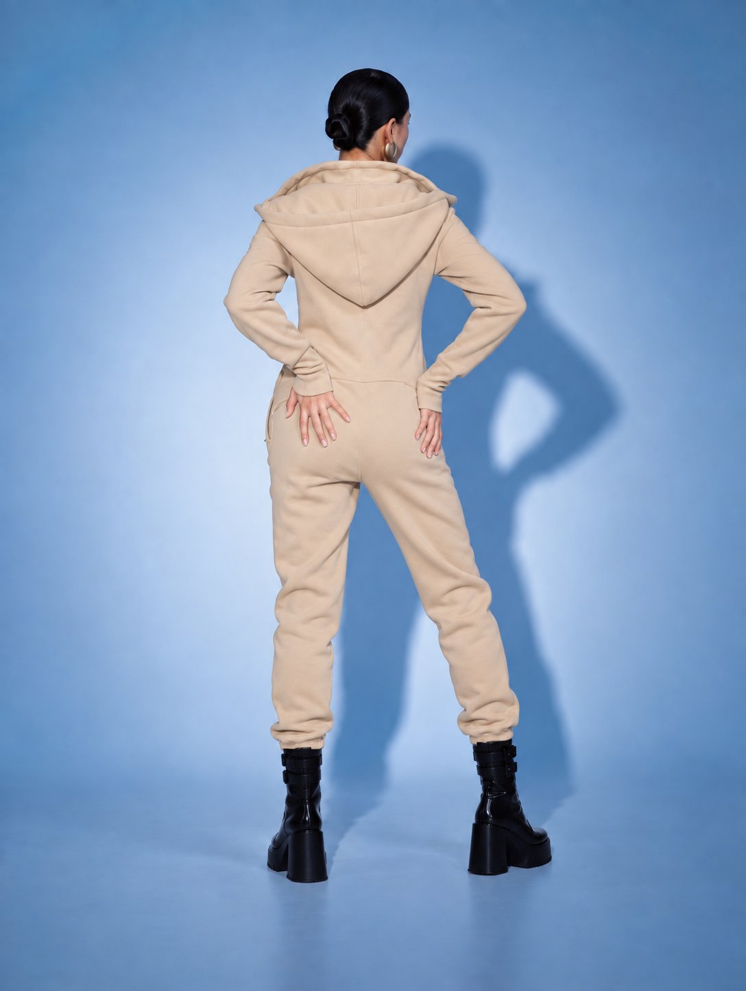 Ninja beige jumpsuit, back view: hood, back and lower back covered | THE ONE