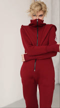 Ninja wine jumpsuit, collar pulled up over the face: warm in the wind | THE ONE