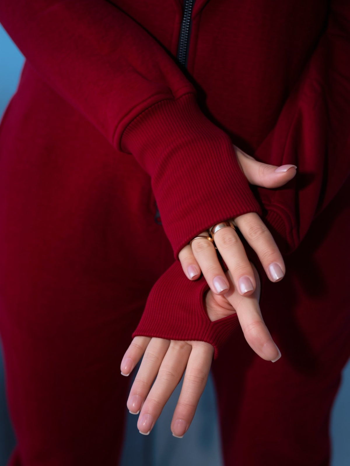 Thumbhole cuffs on the Ninja wine jumpsuit: sleeves stay put, hands stay warm | THE ONE